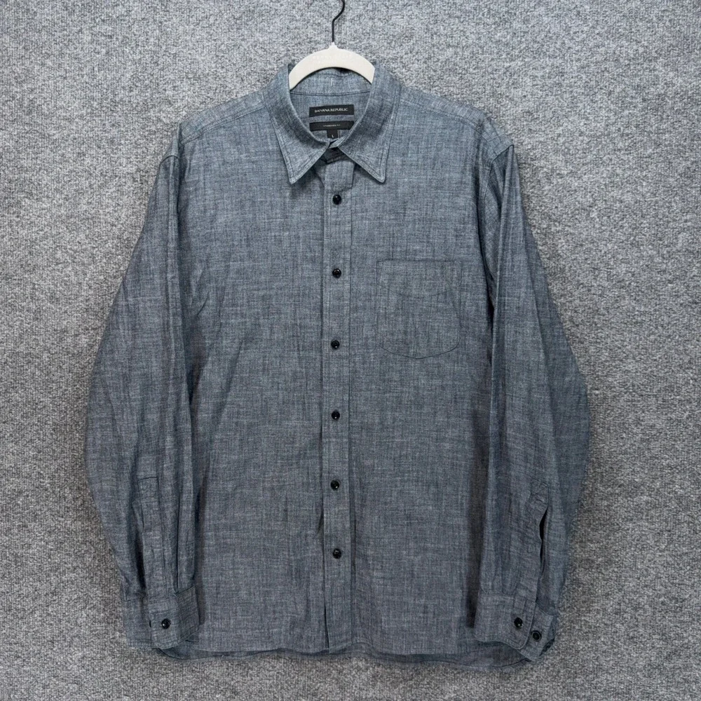 Banana Republic Button Down Mens Large Gray Chambray Cotton Standard Fit Shirt
